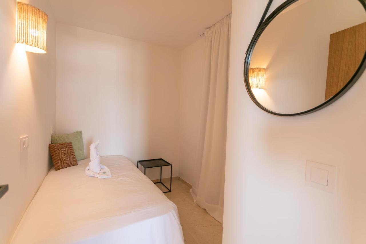 Beachfront Holiday Apartment Lotja 7 - Grupo Berna Colonia de Sant Jordi Extérieur photo
